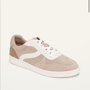 EUC Old Navy Suede Sneaker Tennis Shoes Trainers Beige White Fashion Fall
